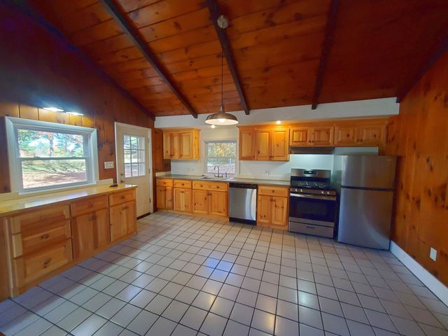 18 Anagance Lane, Wolfeboro, NH 03894