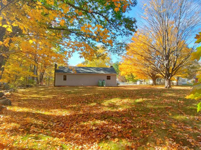 18 Anagance Lane, Wolfeboro, NH 03894