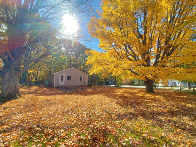 18 Anagance Lane, Wolfeboro, NH 03894