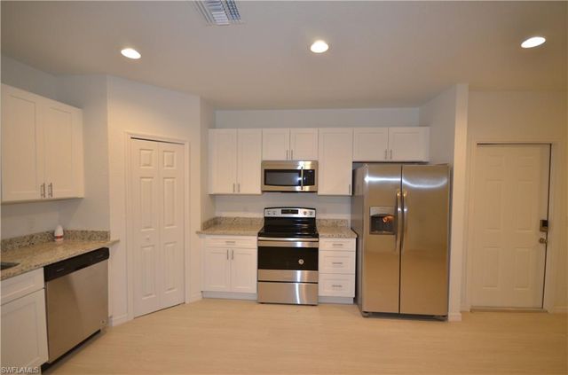 3303 Armstrong CT, Fort Myers, FL 33916