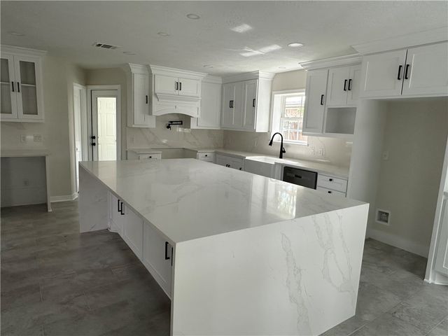 2507 Oak Circle, Bryan, TX 77802