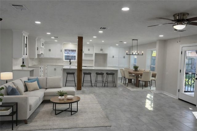 2507 Oak Circle, Bryan, TX 77802