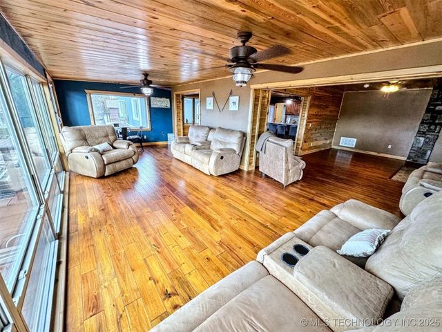 31663 S 530 Road, Cookson, OK 74427