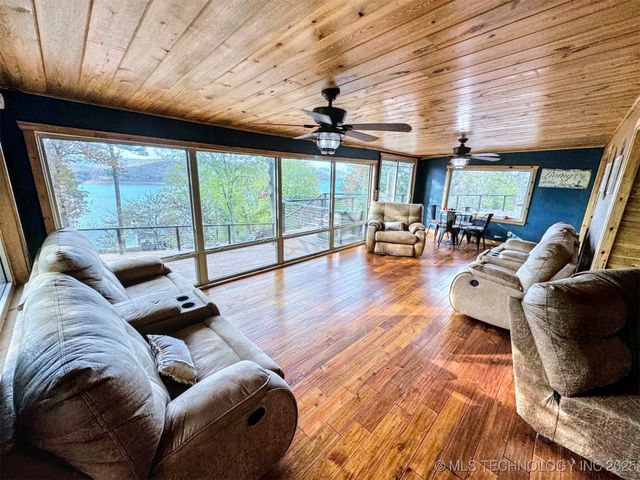 31663 S 530 Road, Cookson, OK 74427