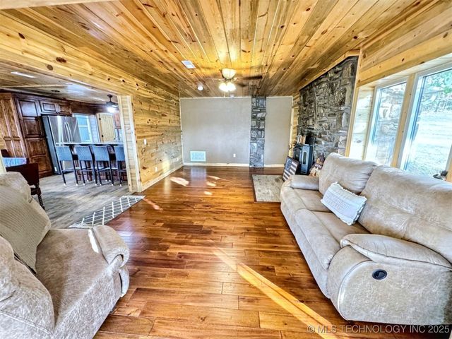 31663 S 530 Road, Cookson, OK 74427