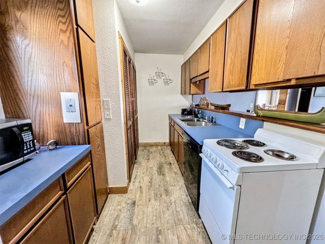 31663 S 530 Road, Cookson, OK 74427