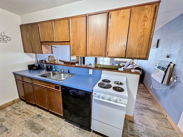 31663 S 530 Road, Cookson, OK 74427
