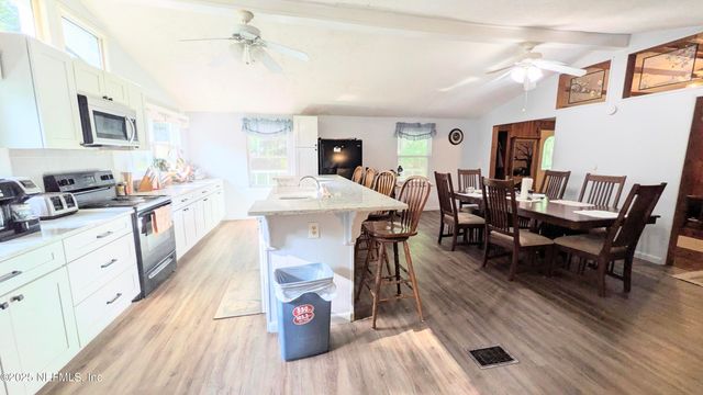 3822 COUNTY ROAD 220, Middleburg, FL 32068