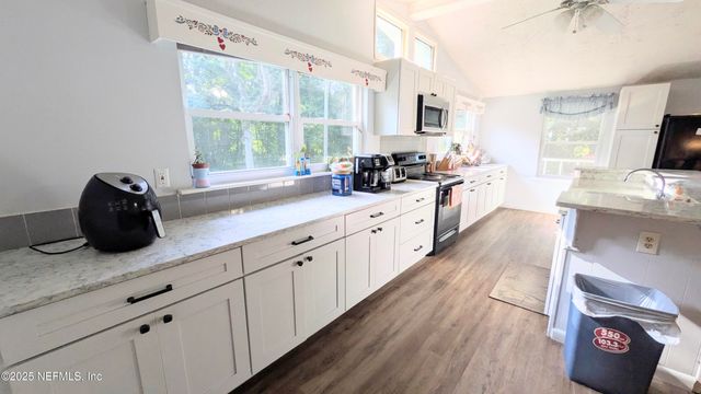3822 COUNTY ROAD 220, Middleburg, FL 32068