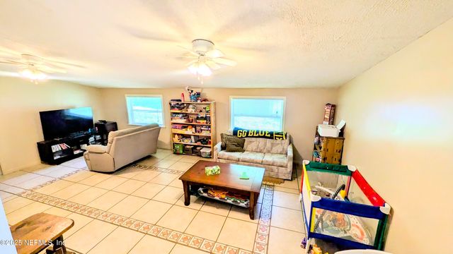 3822 COUNTY ROAD 220, Middleburg, FL 32068