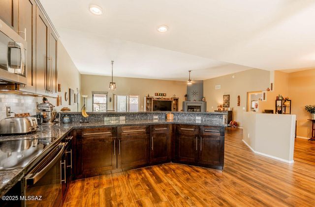 9301 N Moon View Place, Tucson, AZ 85742