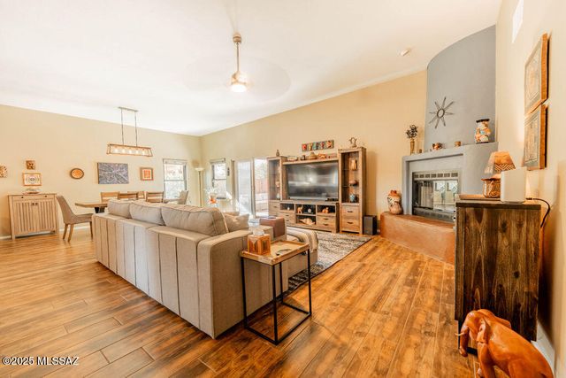 9301 N Moon View Place, Tucson, AZ 85742