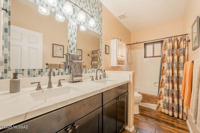 9301 N Moon View Place, Tucson, AZ 85742