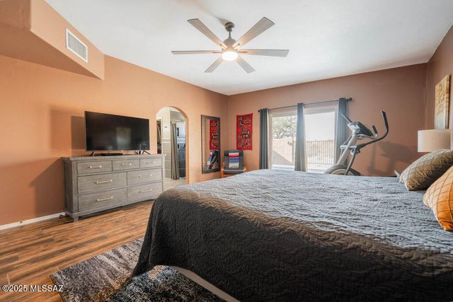 9301 N Moon View Place, Tucson, AZ 85742