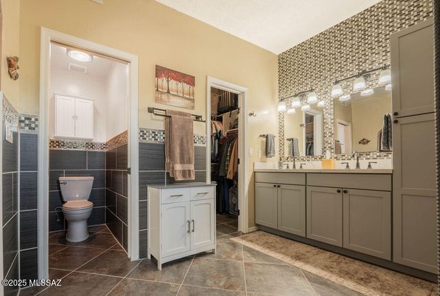 9301 N Moon View Place, Tucson, AZ 85742