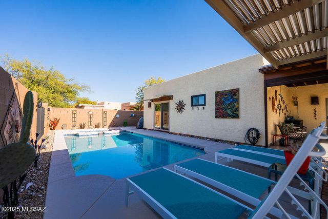 9301 N Moon View Place, Tucson, AZ 85742