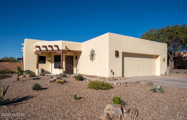 9301 N Moon View Place, Tucson, AZ 85742