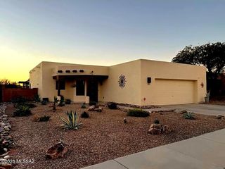 9301 N Moon View Place, Tucson, AZ 85742