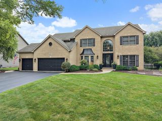 651 Clover Drive, Algonquin, IL 60102