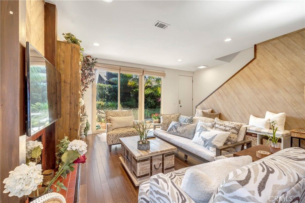 335 Cypress Drive, Laguna Beach, CA 92651