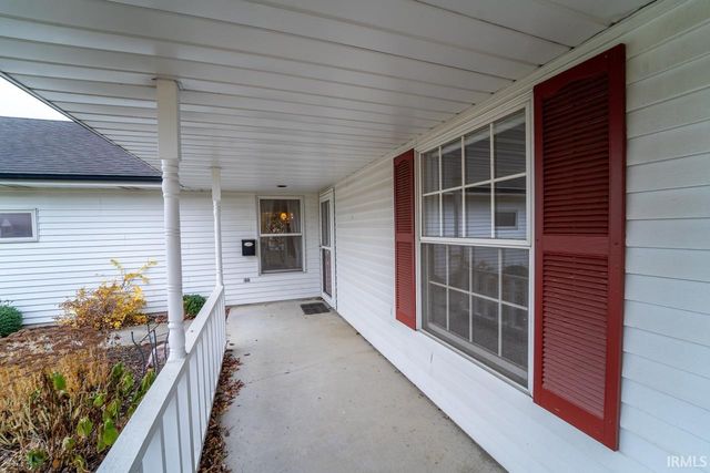 2908 Wood Knoll Lane, Fort Wayne, IN 46804