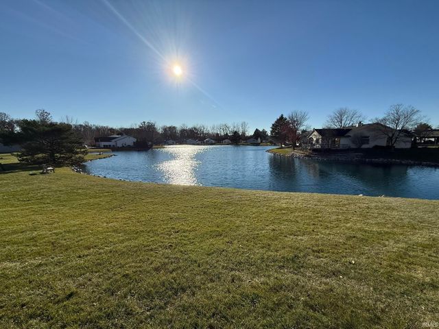 2908 Wood Knoll Lane, Fort Wayne, IN 46804