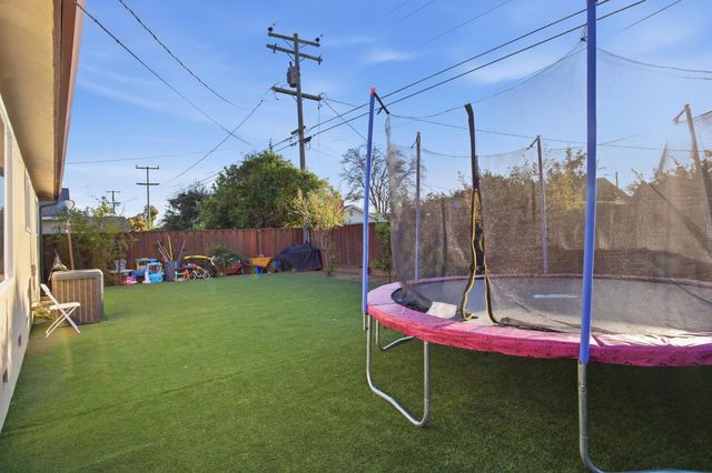 355 Harding Ave, Manteca, CA 95336