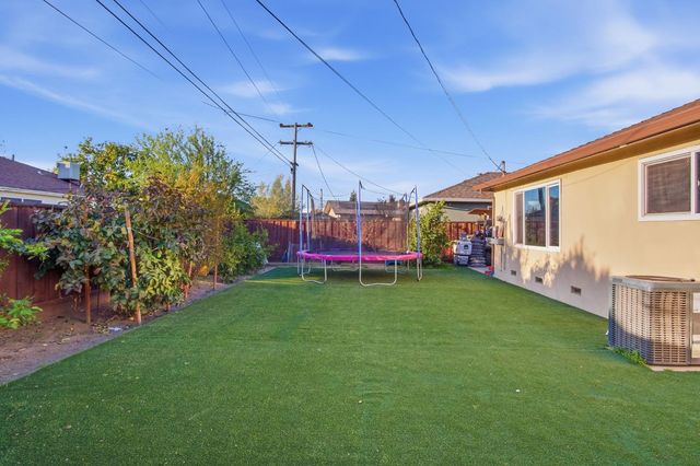 355 Harding Ave, Manteca, CA 95336