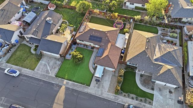 355 Harding Ave, Manteca, CA 95336