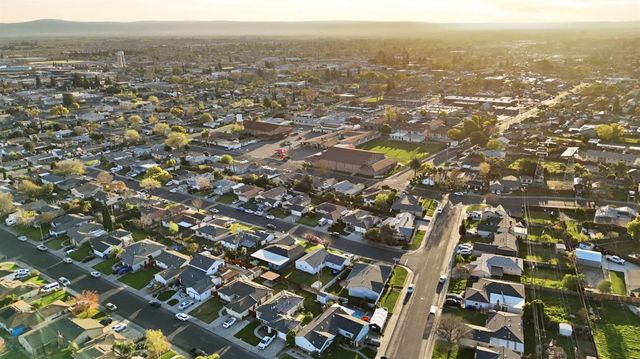 355 Harding Ave, Manteca, CA 95336