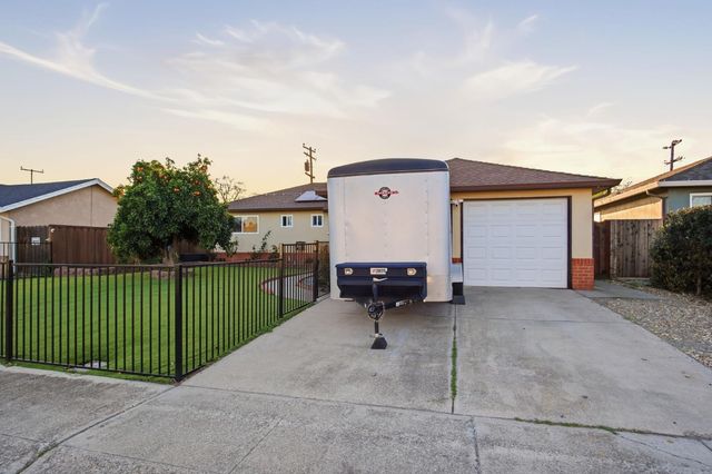 355 Harding Ave, Manteca, CA 95336