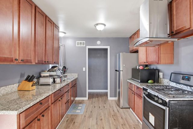 355 Harding Ave, Manteca, CA 95336