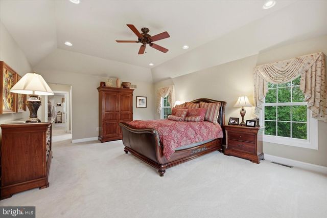 16 CHESTNUT LN, North Wales, PA 19454