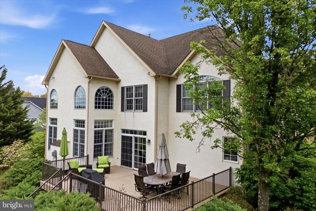 16 CHESTNUT LN, North Wales, PA 19454