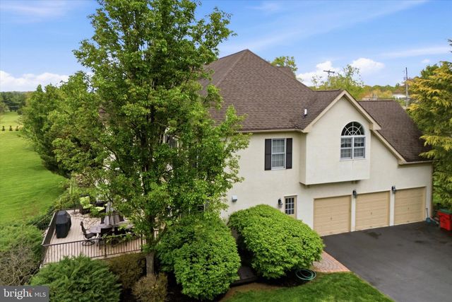 16 CHESTNUT LN, North Wales, PA 19454
