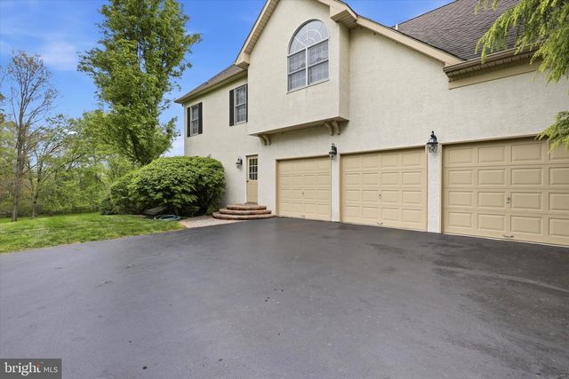 16 CHESTNUT LN, North Wales, PA 19454