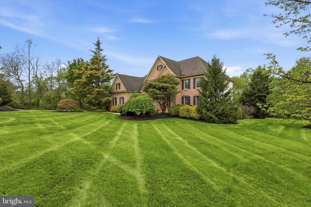 16 CHESTNUT LN, North Wales, PA 19454