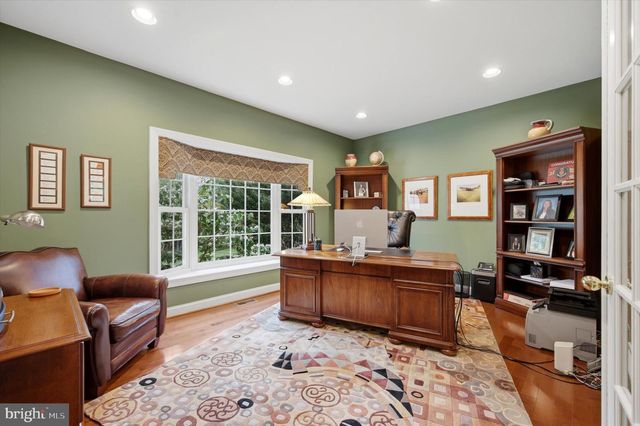 16 CHESTNUT LN, North Wales, PA 19454