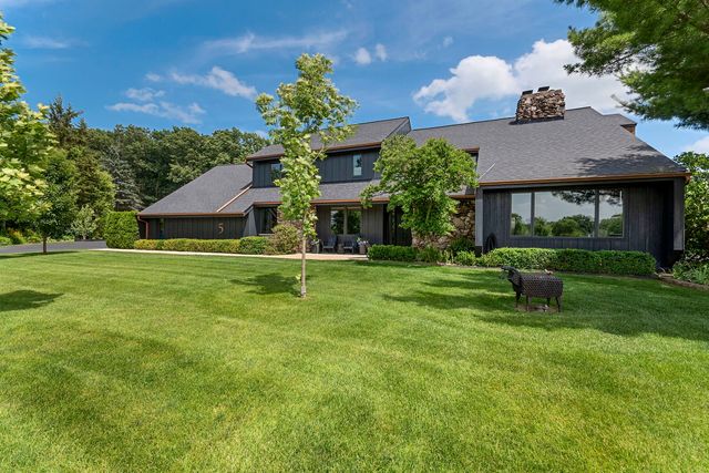 5 Split Rail, Lemont, IL 60439