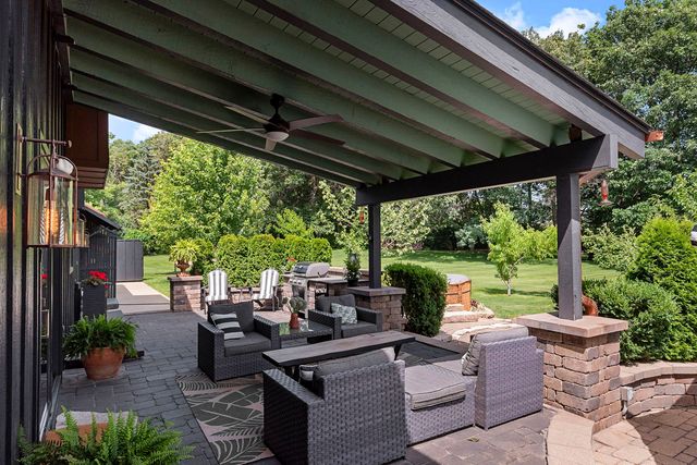 5 Split Rail, Lemont, IL 60439