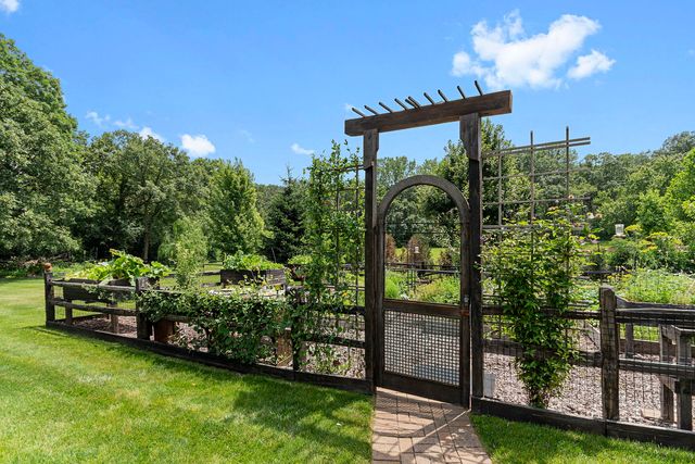 5 Split Rail, Lemont, IL 60439