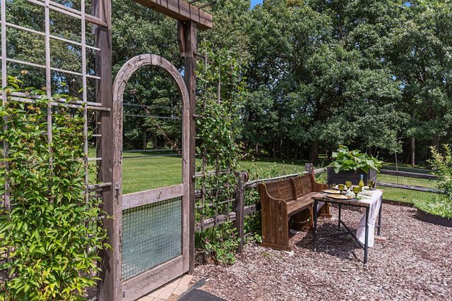 5 Split Rail, Lemont, IL 60439
