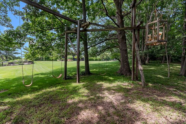 5 Split Rail, Lemont, IL 60439