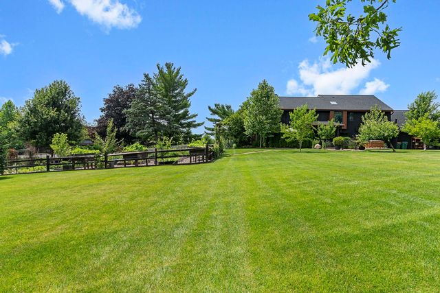 5 Split Rail, Lemont, IL 60439