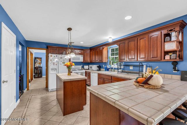 14 Okjin Court, Jackson, NJ 08527