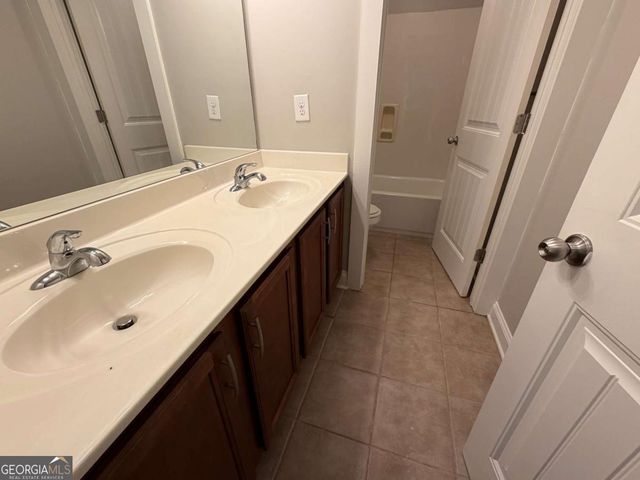 5008 Groover Drive SE, Smyrna, GA 30080