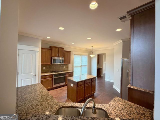 5008 Groover Drive SE, Smyrna, GA 30080