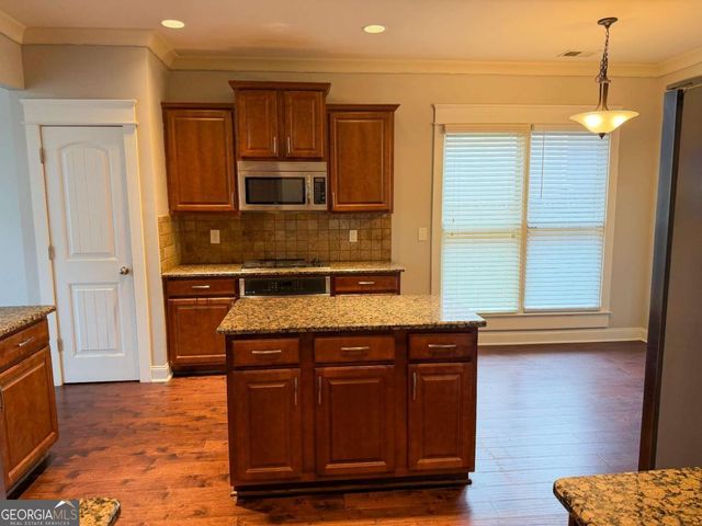 5008 Groover Drive SE, Smyrna, GA 30080