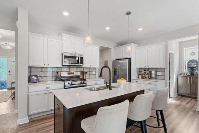 1986 Red Oak Path, Shakopee, MN 55379
