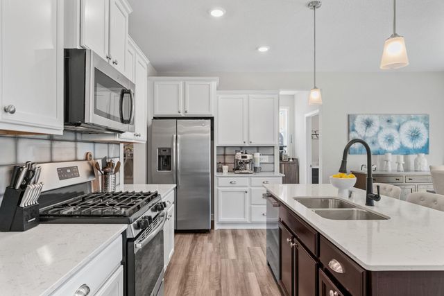 1986 Red Oak Path, Shakopee, MN 55379